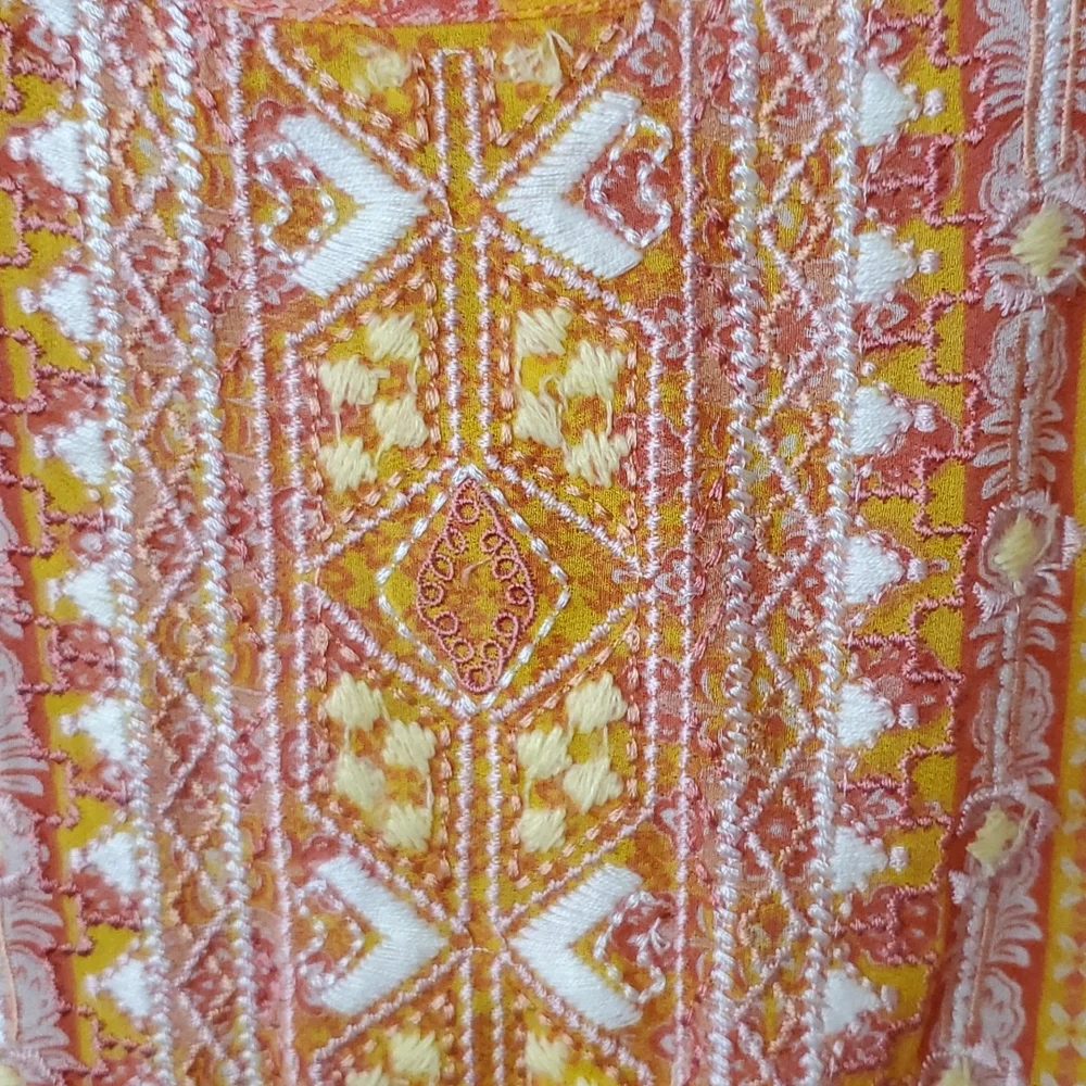 Sundance Go Beyond Embroidered Tunic Size L - Picture 7 of 7